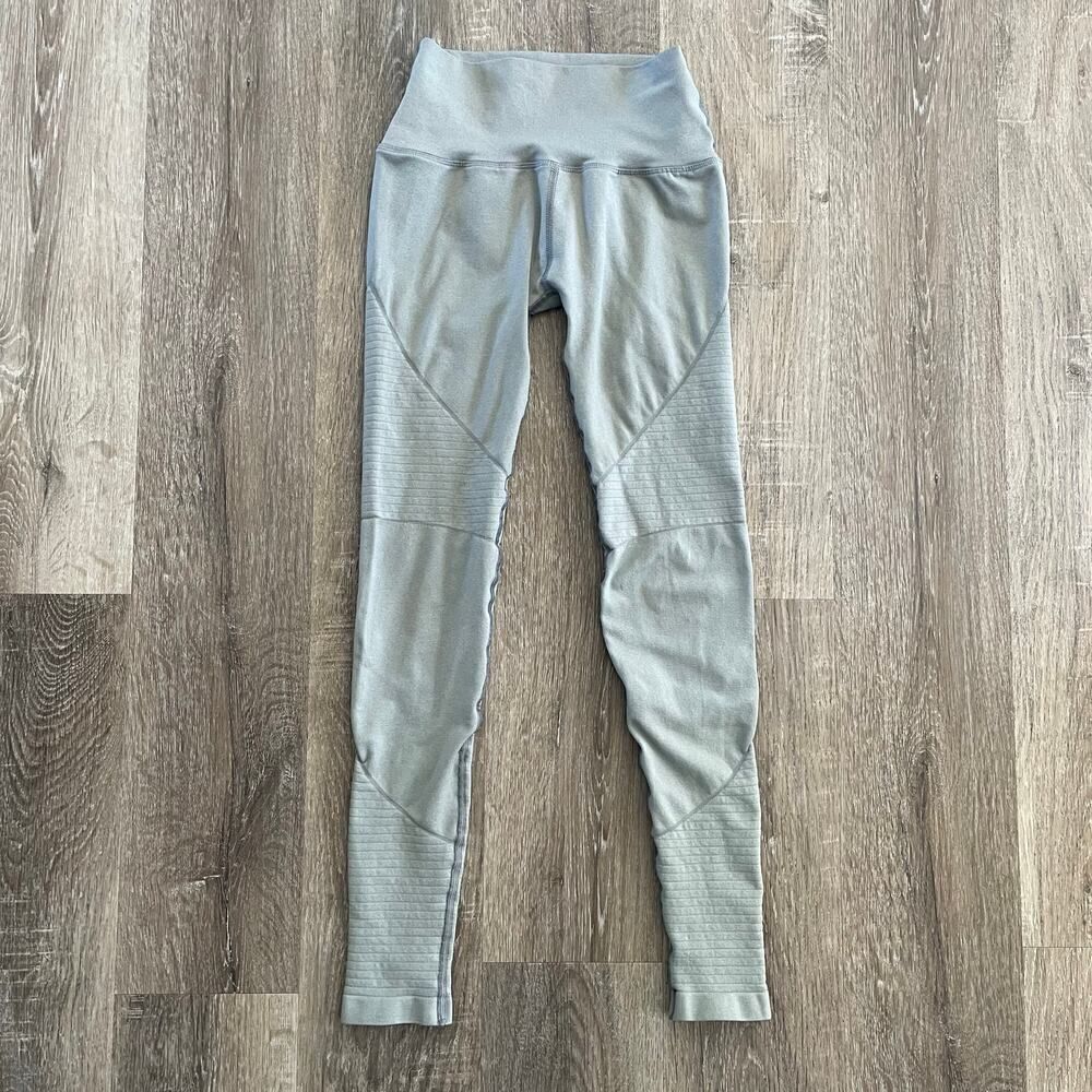 Alphalete Women's Green Gray Compression Crop Leggings - Size: Small - Picture 1 of 7